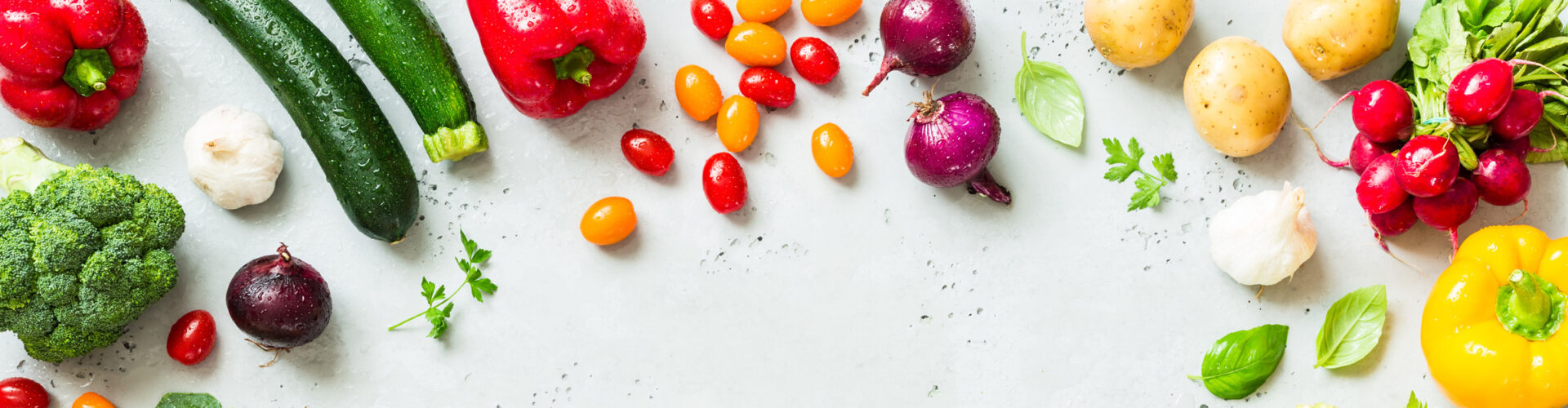 Légumes, tomates, poivrons, courges, carottes