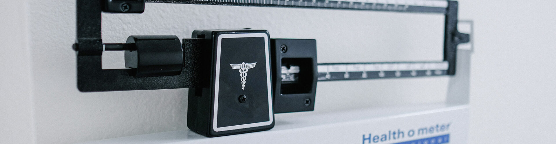 Photo balance definition surpoids obesite